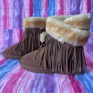 Lamo fringed leather and shearling boots size 9